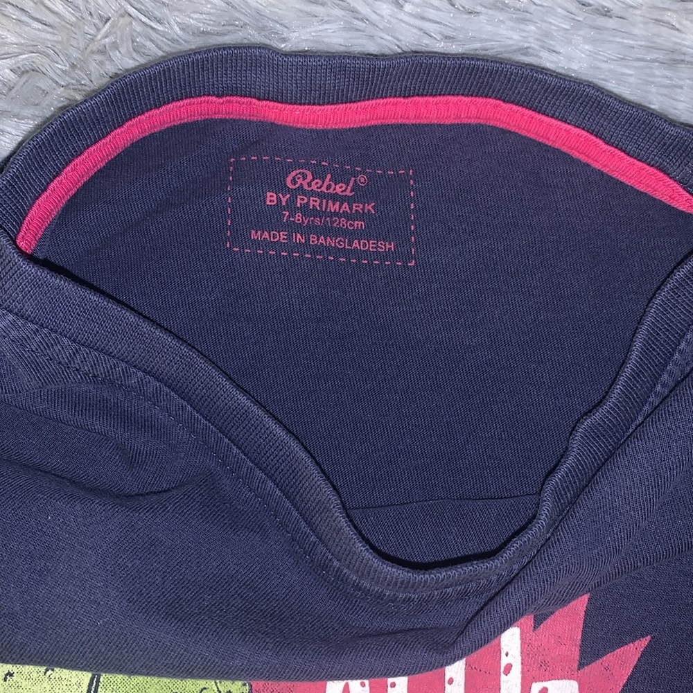 Shirt - Picture 2 of 4